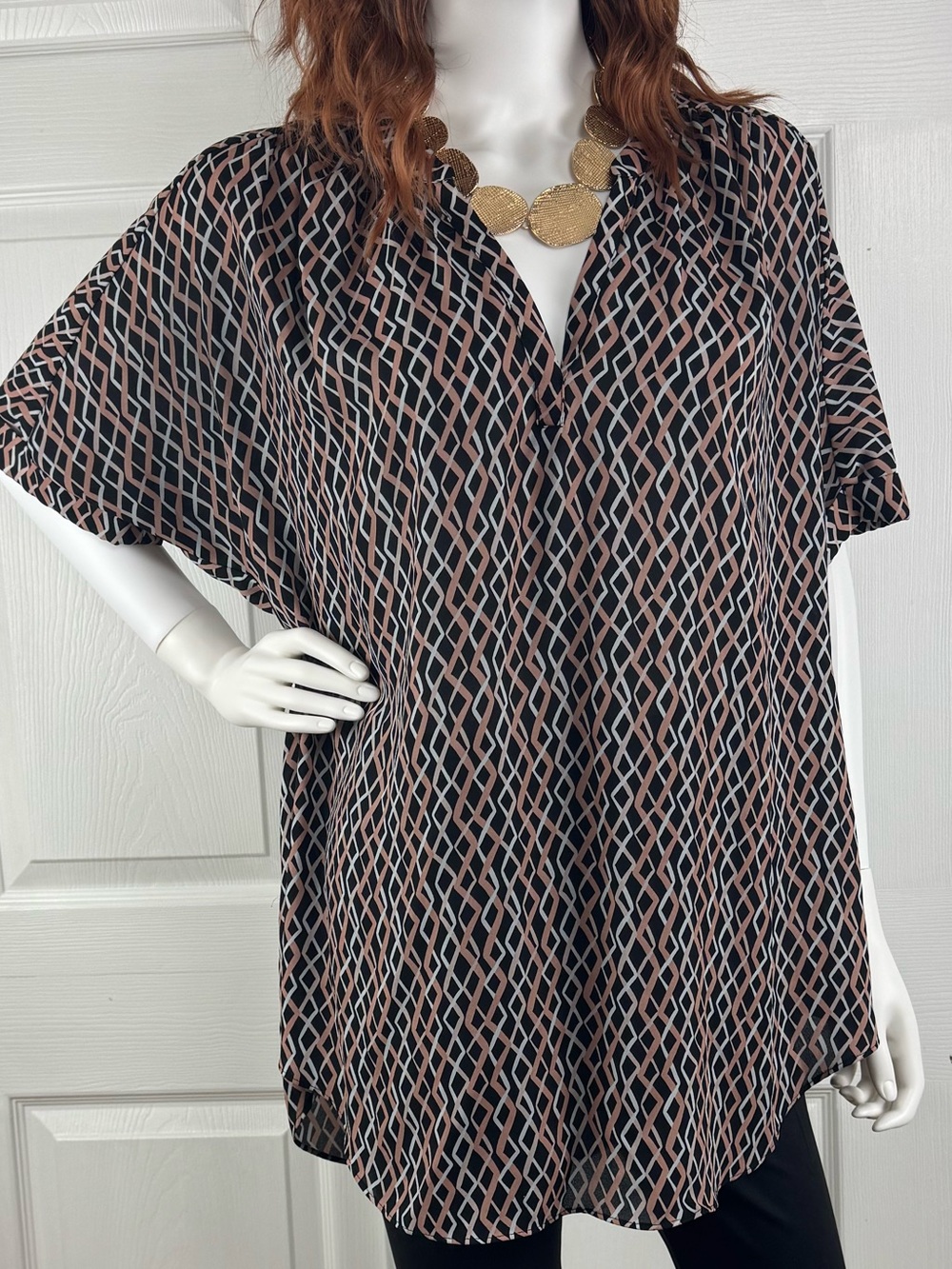 Worthington Black & Tan Patterned V-Neck Short-Sleeve Blouse